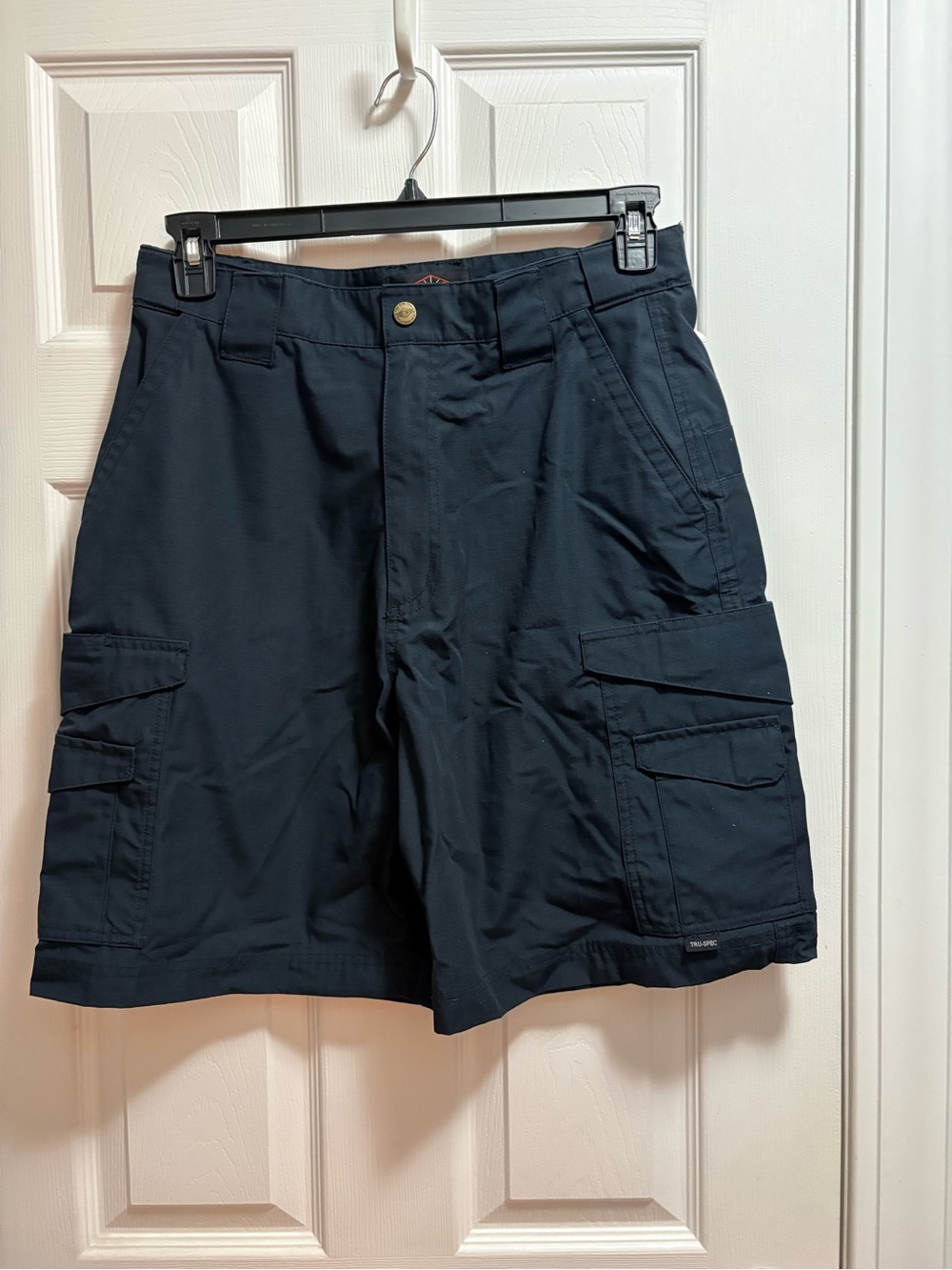 Men's Navy Cargo Shorts with Multi-Pocket Utility NWOT